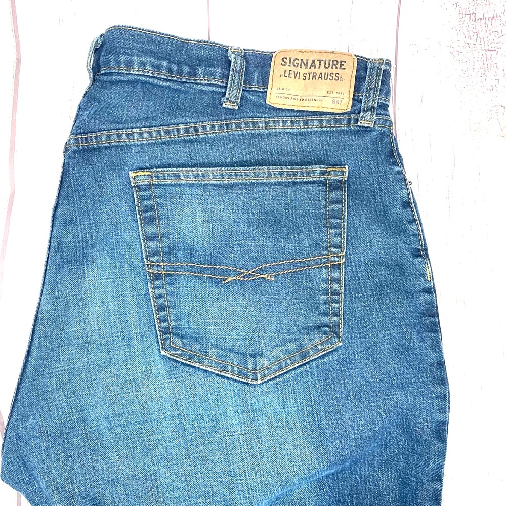 Levi Strauss Mens 561 Levis Blue Wash Jeans Size 40x32 Baggy Skater Straight Leg